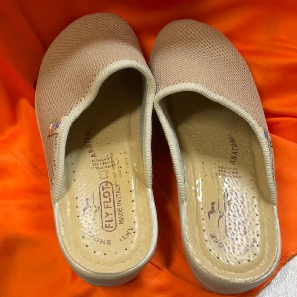 Fly Flot Womens 38 7 Tan Slip On Shoe